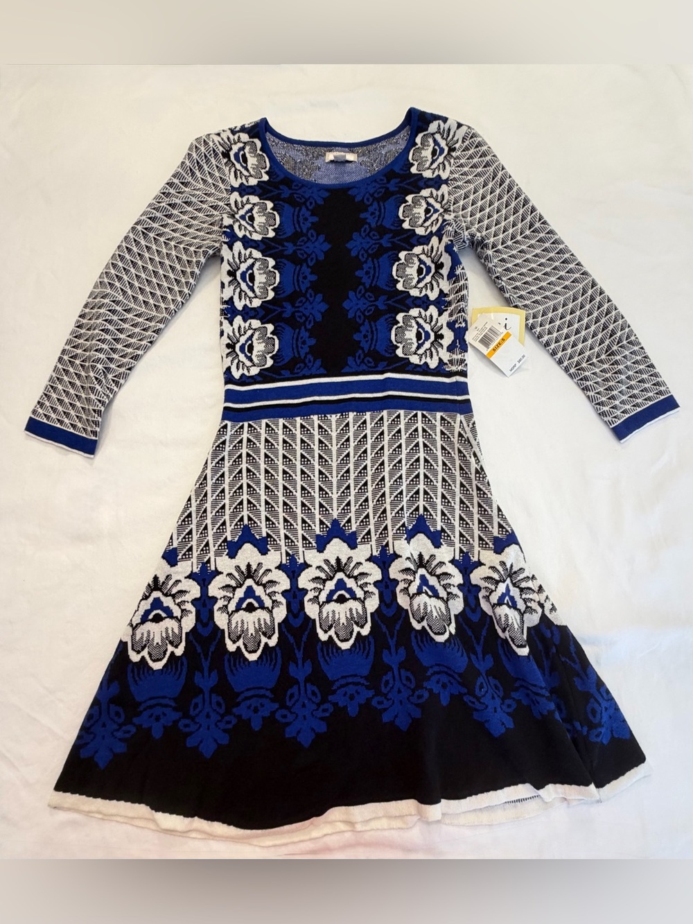 Macy’s ECI Long Sleeve Floral Damask Blue & Black Floral Swing Sweater Dress SM
